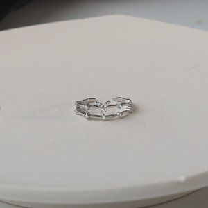 Double layer design small diamond butterfly ring